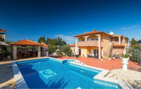 Nice Apartment In Stinjan With Wifi
